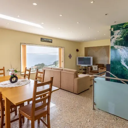 Casa Do Alto Do Vez * Balouta